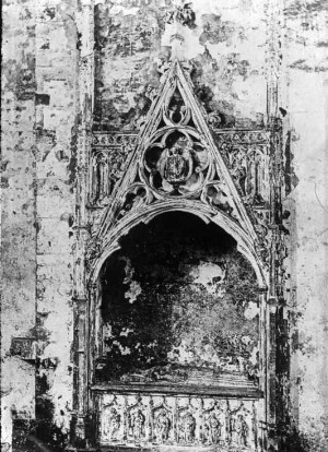 Environs de Laval Abbaye de Clermont : tombeau, cliché Hamel