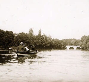 Projections, diocèse de Laval Sur le Loiret, pont d'Olivet, 21 juin 1905