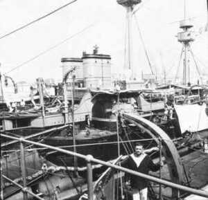 Marine Port de Toulon pris du "Cécille"